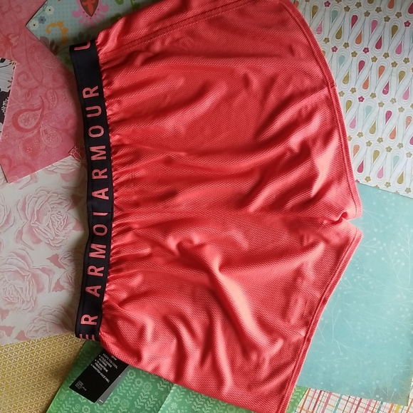 Under Armour Heat Gear Temperature Regulating Moisture Wicking Shorts 3" Leg - Picture 1 of 10